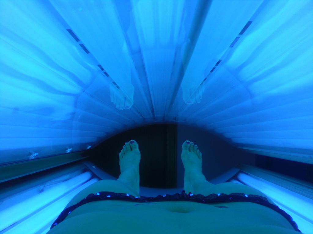 A Third of Indoor Tanners Are Addicted to the Sunbed