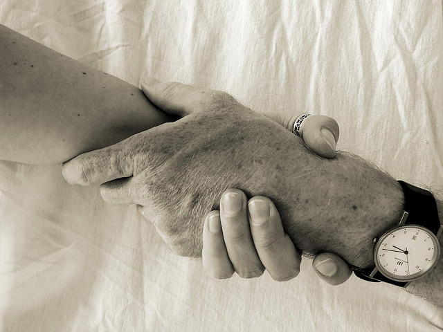 Helping Others during Addiction Treatment Actually Reduces Drug and Alcohol Cravings