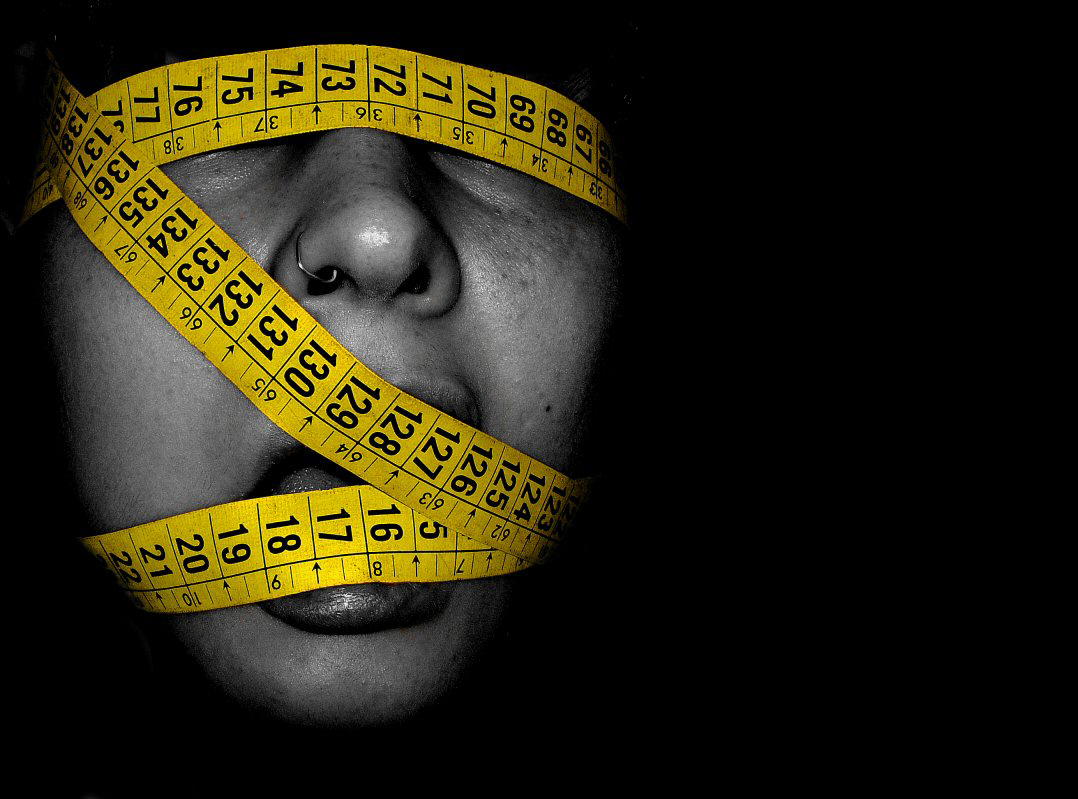 Anorexia Nervosa - Signs, Symptoms and Risks