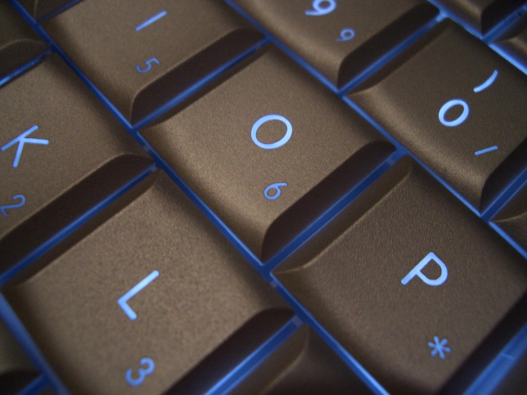 Understanding Internet Addiction - Facts, Symptoms and Risks