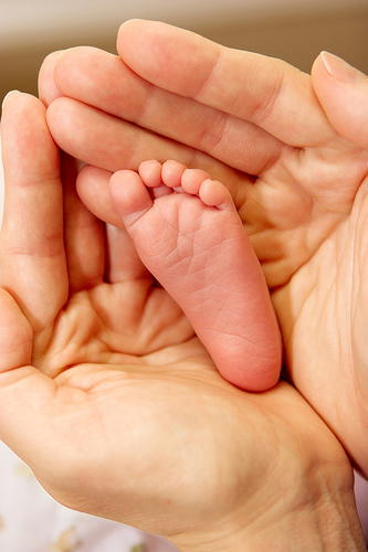 Newborn Baby Girl Born to Drunk Mom Has a Blood Alcohol Content of 0.29