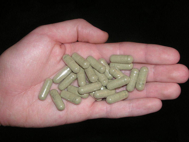Kratom for Opioid Withdrawal Symptoms: Risks and Benefits