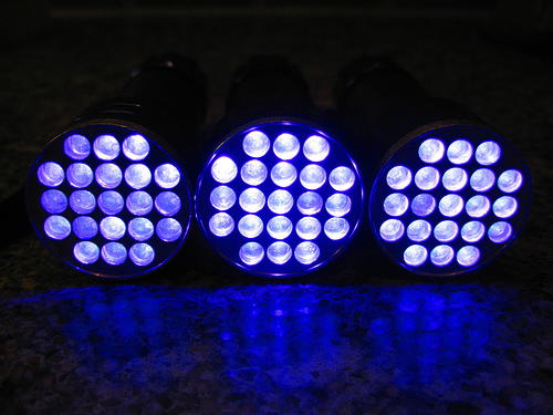 UK Police Use Special Up-Nose Flashlights to Identify Cocaine Users