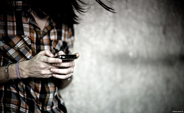 Intervention Text Messages Get Heavy Drinking Young Adults to Reduce Their Consumption