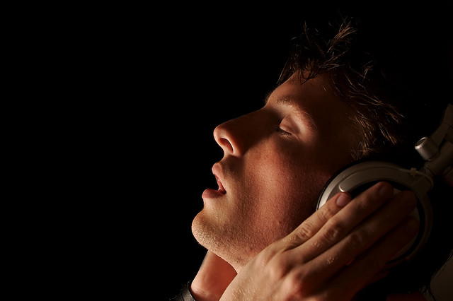 Music Therapy Reduces Pain and Anxiety in Cancer Patients